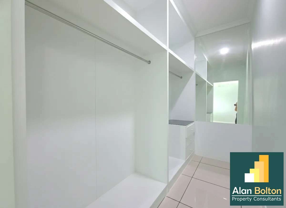Specious Single Detached House 3 bedrooms 4 bathrooms near Motorway 7 for Sale photo 15