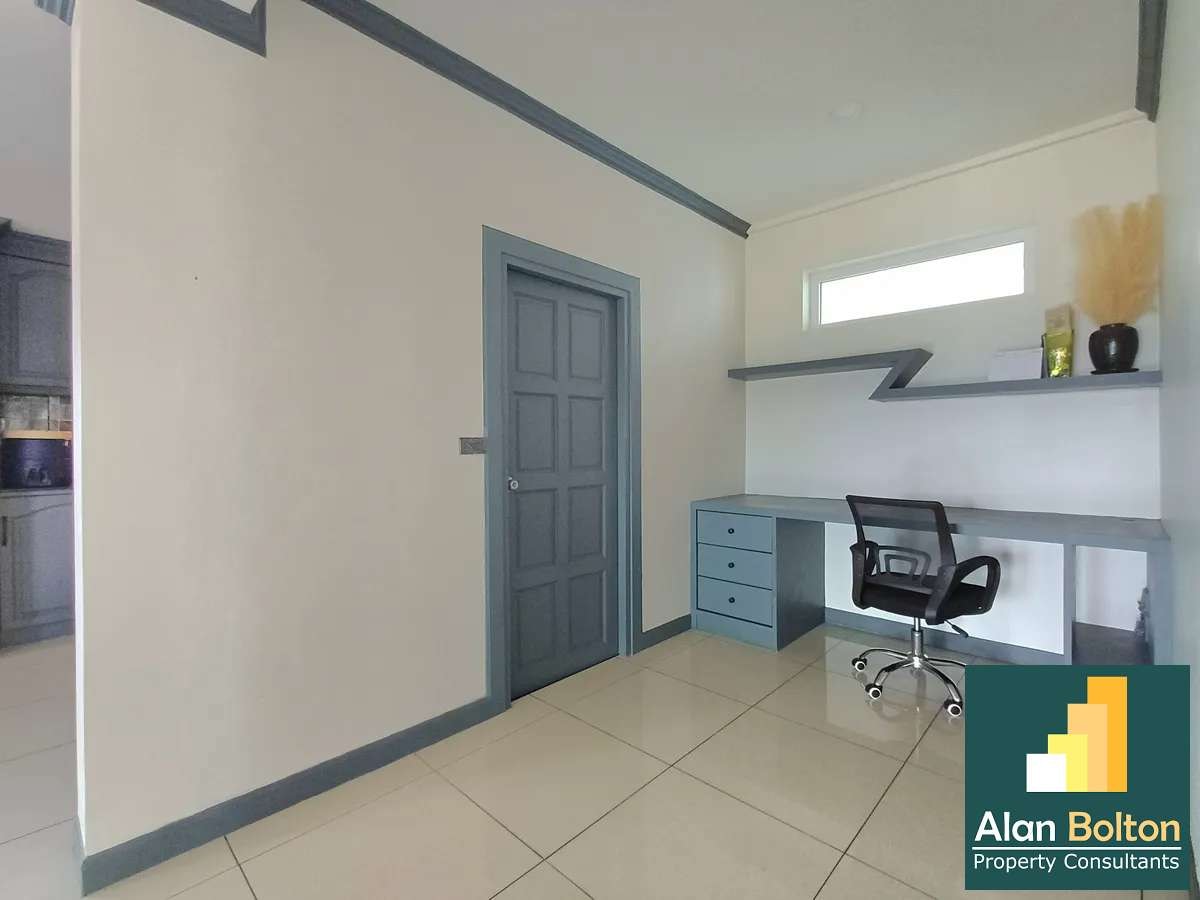 Specious Single Detached House 3 bedrooms 4 bathrooms near Motorway 7 for Sale photo 11