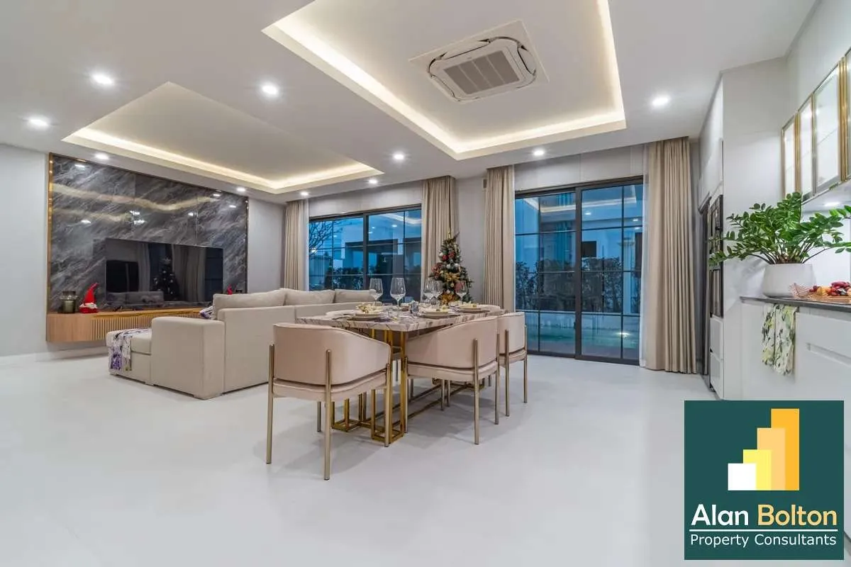 Newly Built 5-Bedroom Private Pool Villa, East Pattaya photo 12