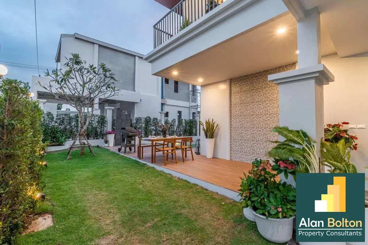 Newly Built 5-Bedroom Private Pool Villa, East Pattaya photo 6
