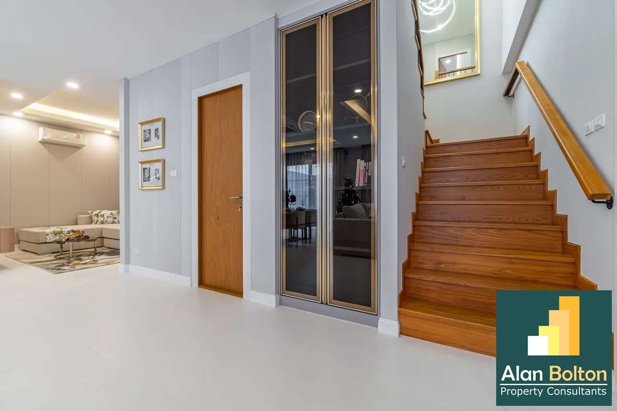 Newly Built 5-Bedroom Private Pool Villa, East Pattaya photo 25
