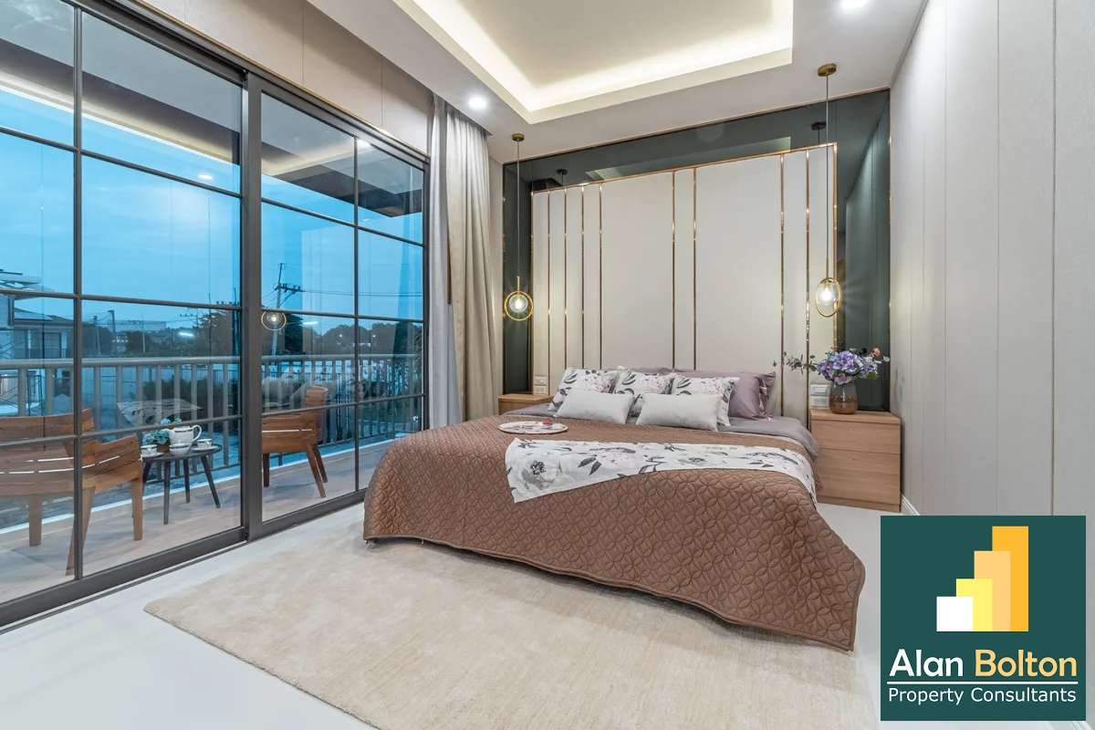 Newly Built 5-Bedroom Private Pool Villa, East Pattaya photo 24