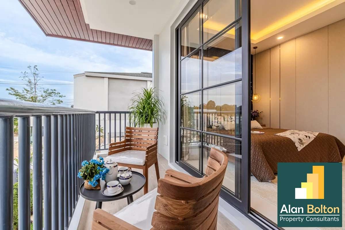 Newly Built 5-Bedroom Private Pool Villa, East Pattaya photo 14