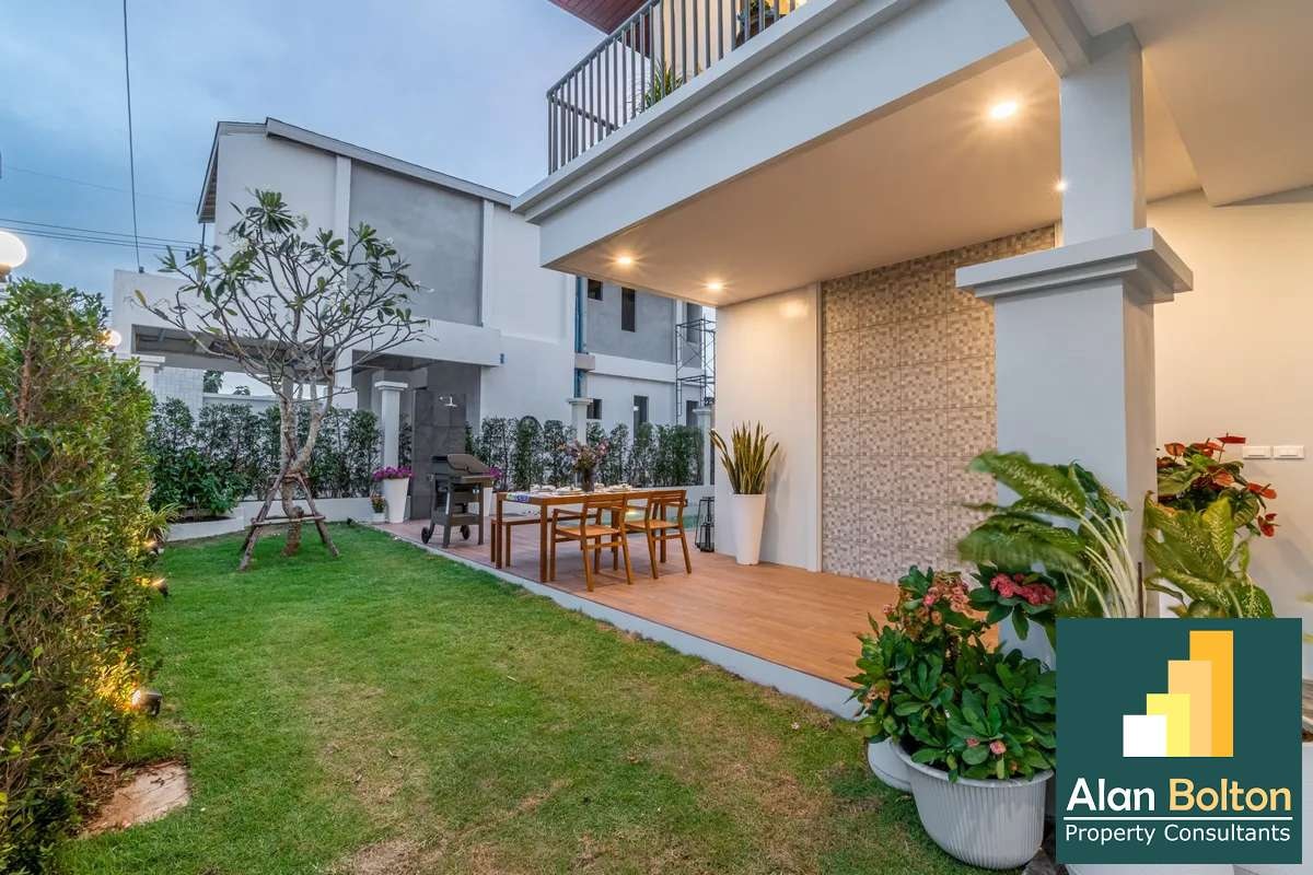 Newly Built 5-Bedroom Private Pool Villa, East Pattaya photo 6