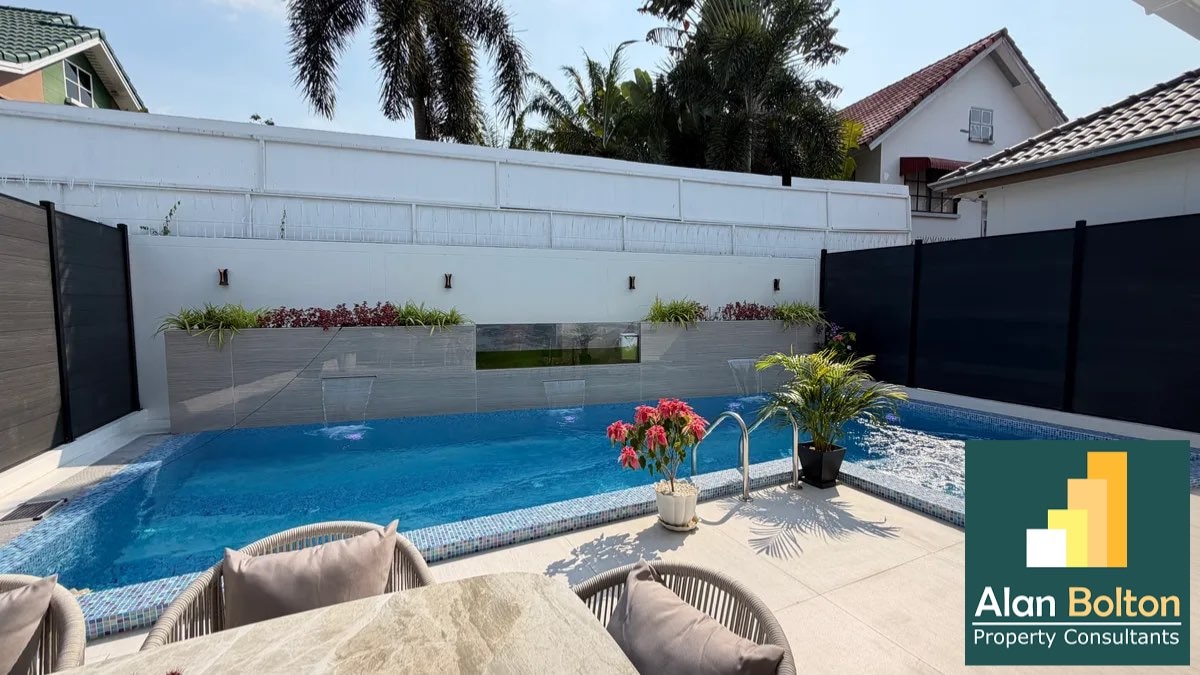 Luxurious Pool Villa For Sale In East Pattaya photo 17