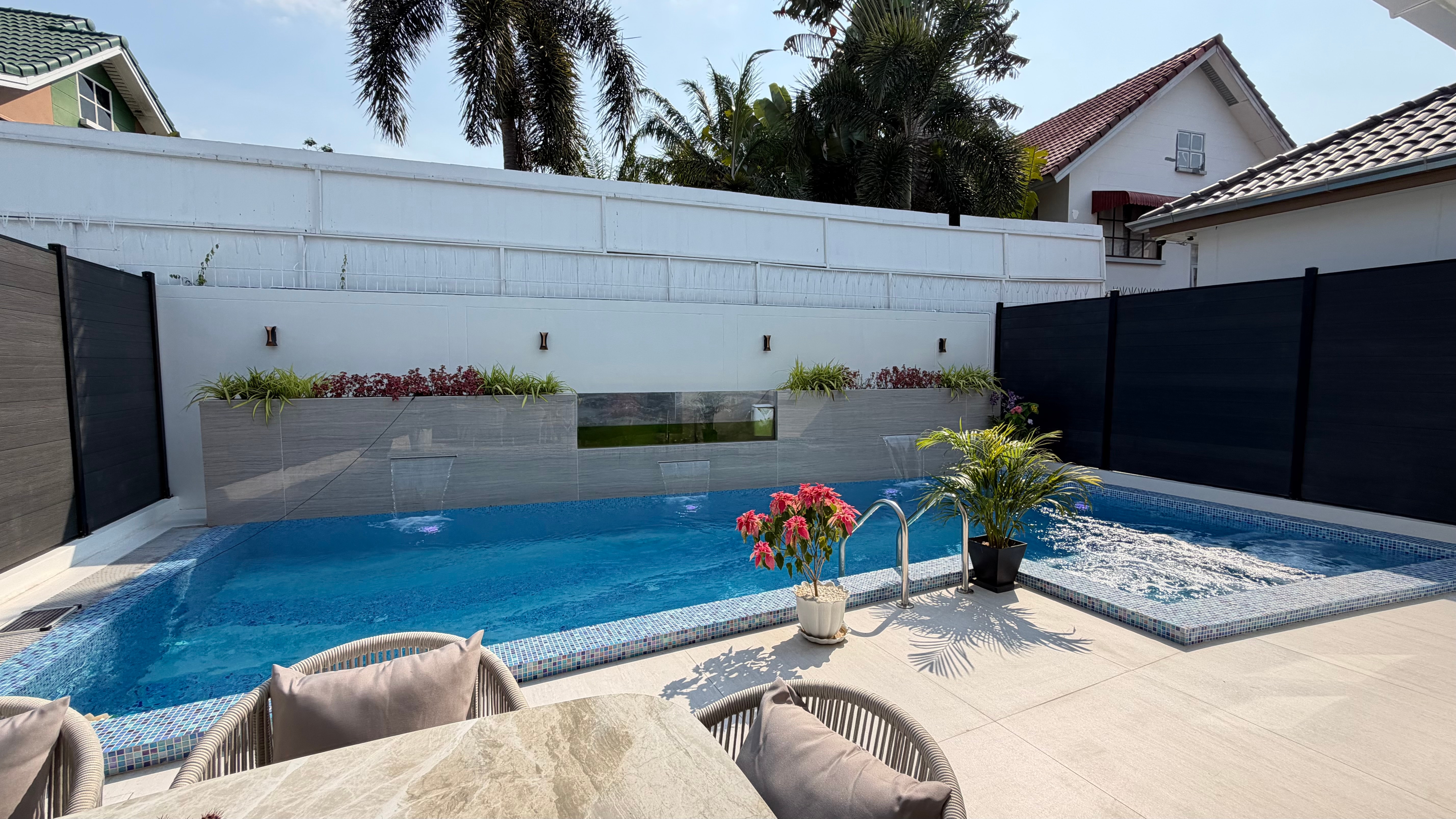 Luxurious Pool Villa For Sale In East Pattaya photo 32