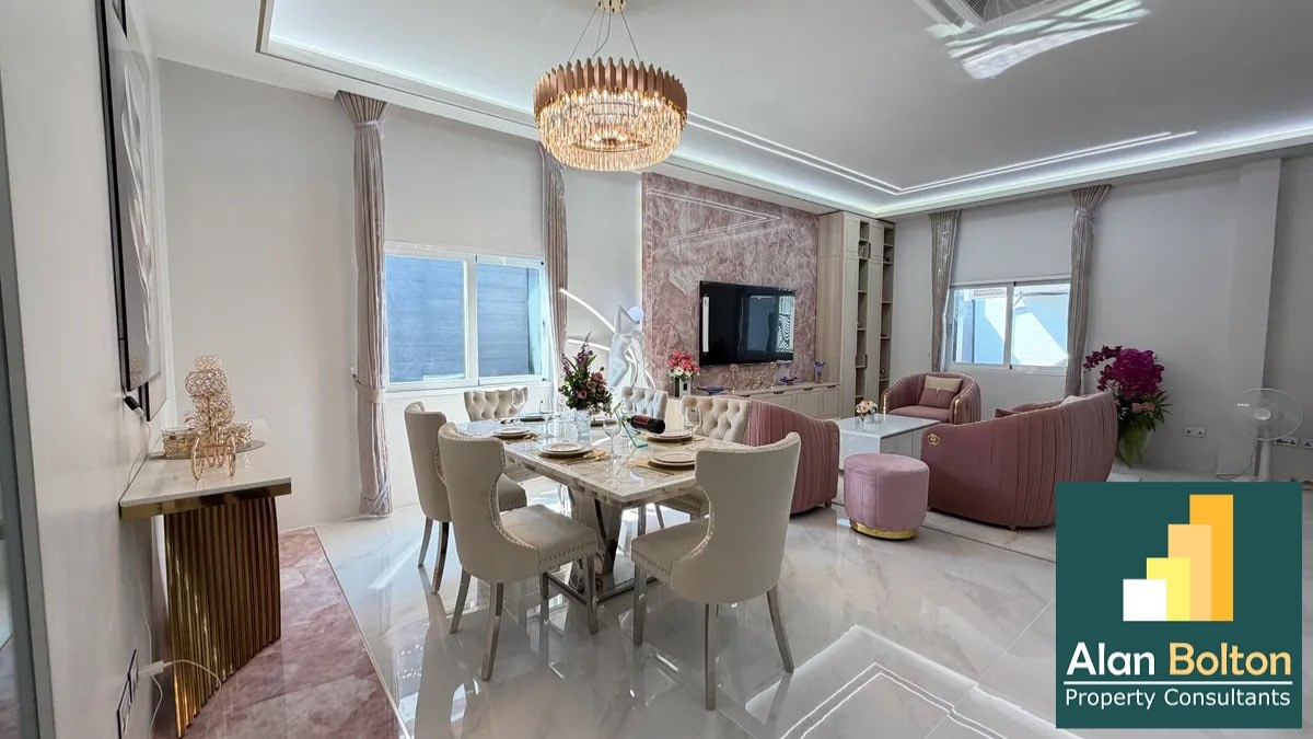 Luxurious Pool Villa For Sale In East Pattaya photo 13