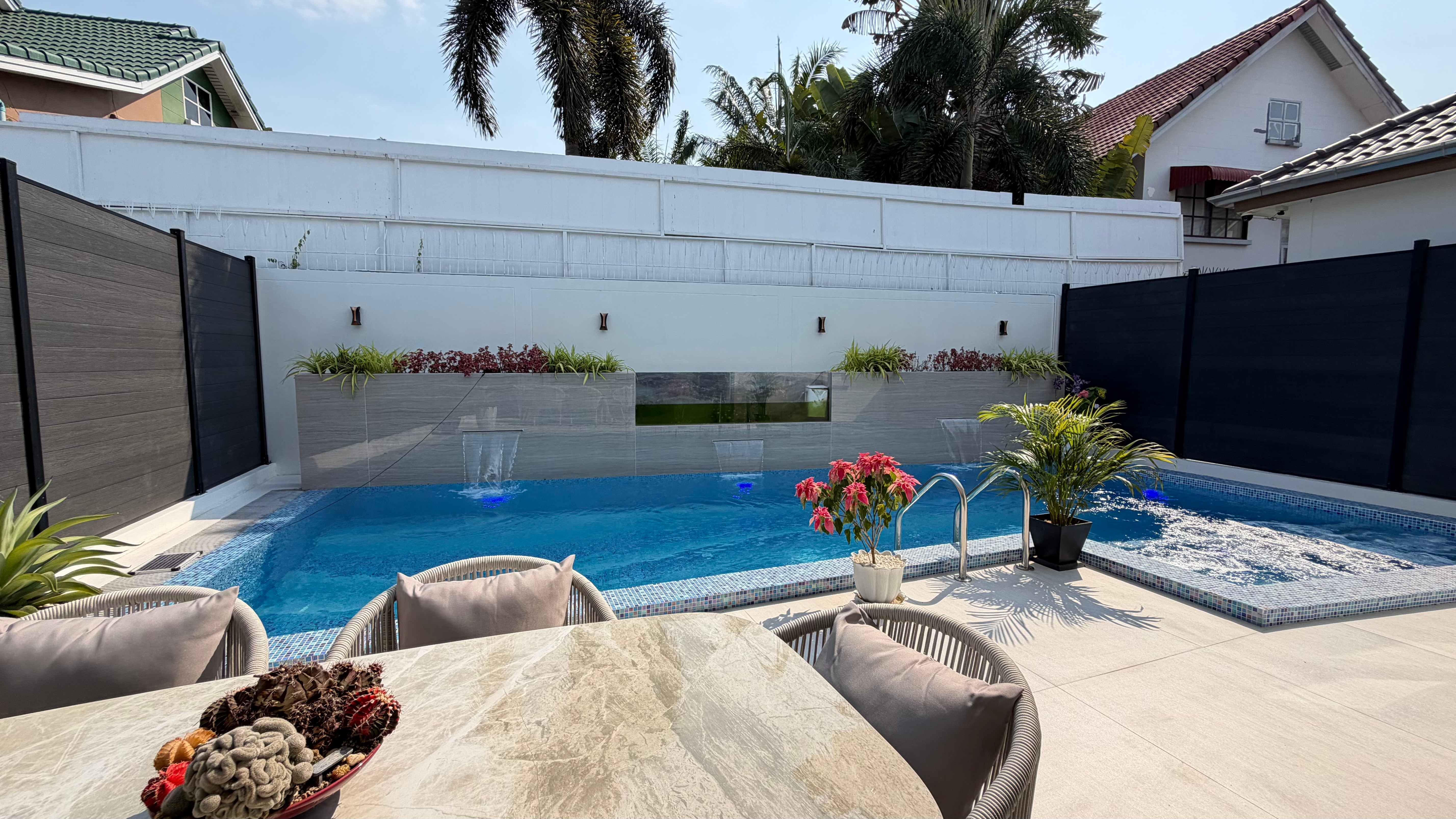 Luxurious Pool Villa For Sale In East Pattaya photo 38
