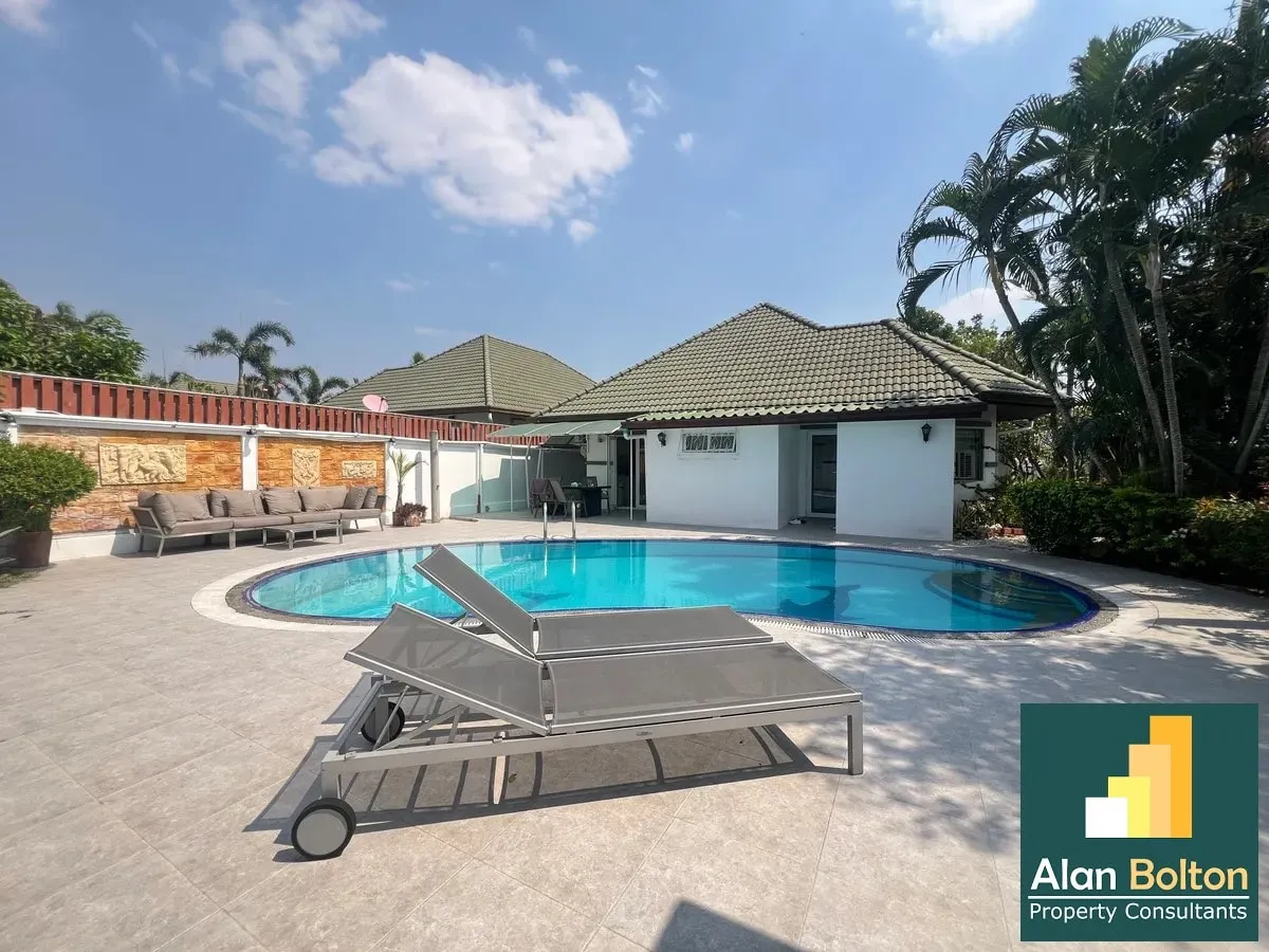 Pool Villa for Rent 5 Bedrooms 4 Bathrooms in East Pattaya photo 3