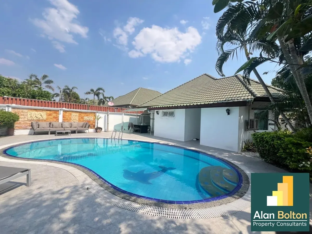 Pool Villa for Rent 5 Bedrooms 4 Bathrooms in East Pattaya photo 10