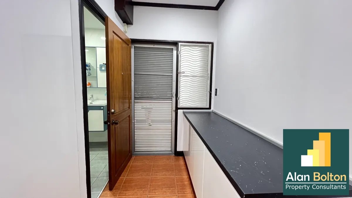 Newly Renovated Two Bedroom 1 Bathroom Unit in Popular Jomtien Condo photo 3