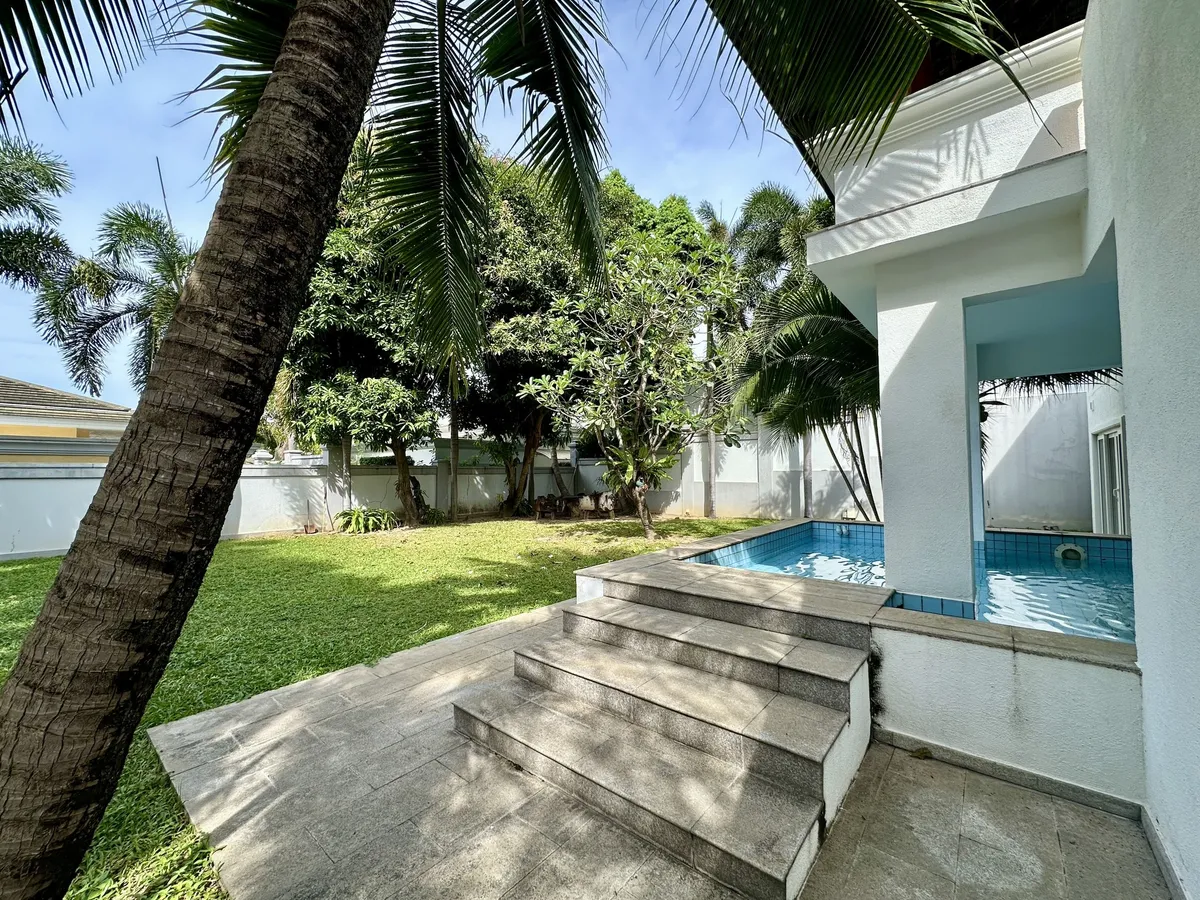 House For Sale photo 18