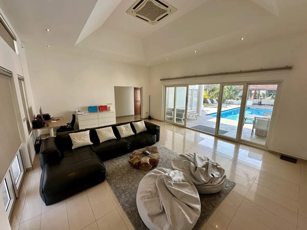 House For Sale photo 24