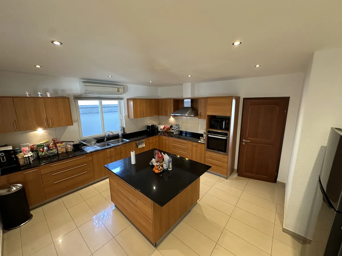 House For Sale photo 29