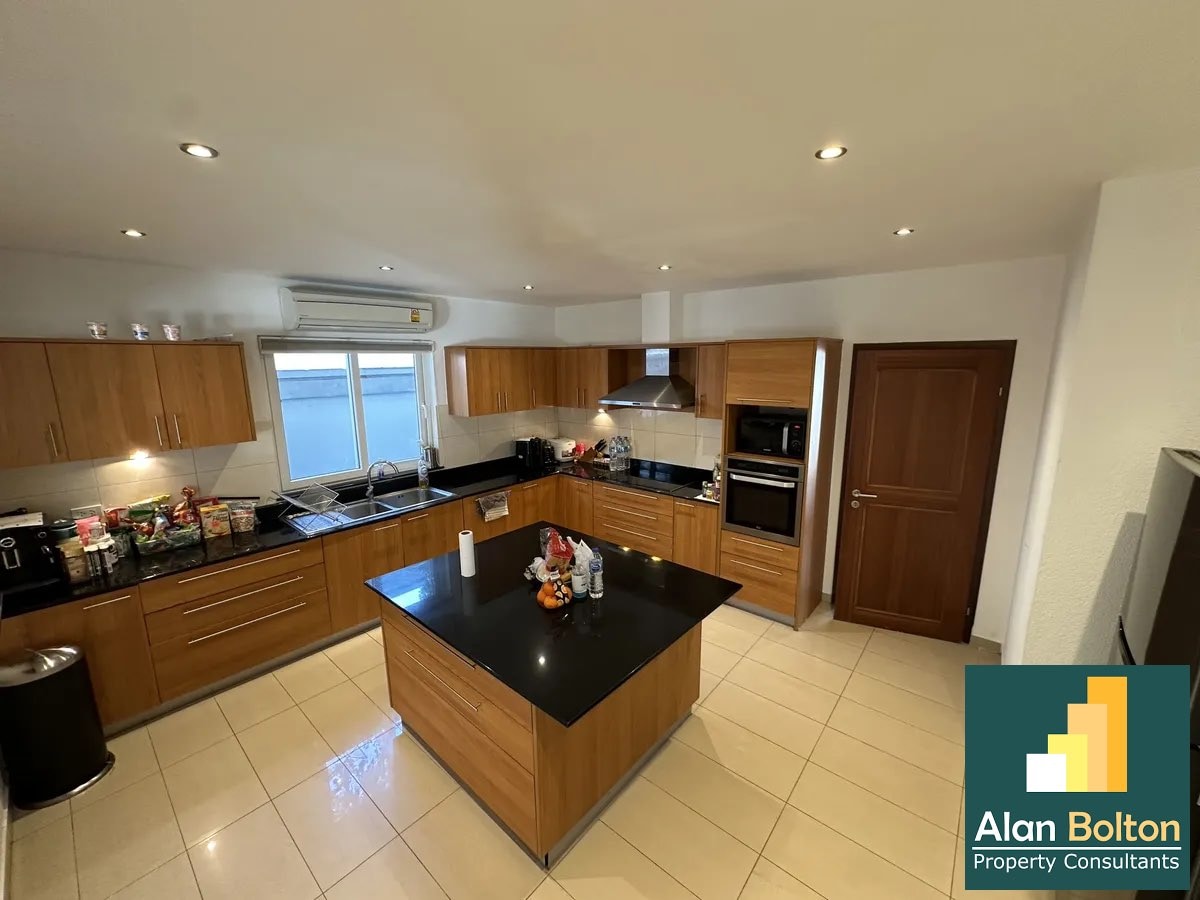 House For Sale photo 11