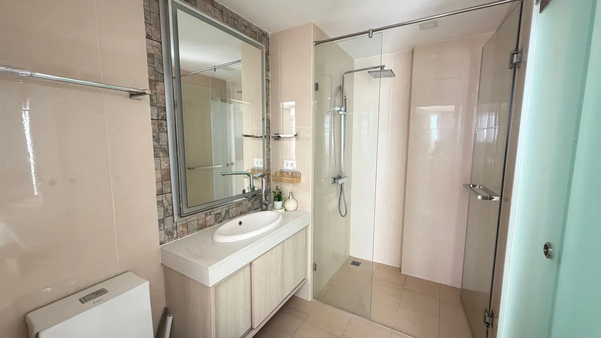 One bedroom condominium for rent in South Pattaya photo 25