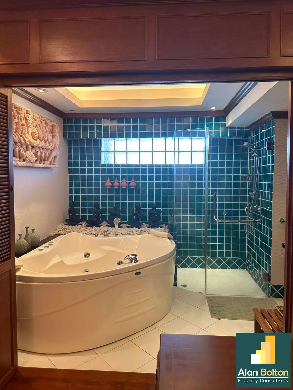 2 Bedroom 2 bathroom for sale photo 7