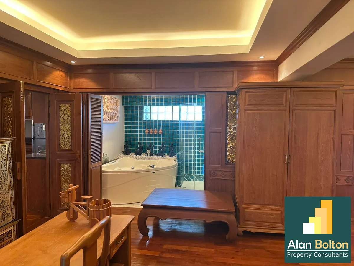 2 Bedroom 2 bathroom for sale photo 6