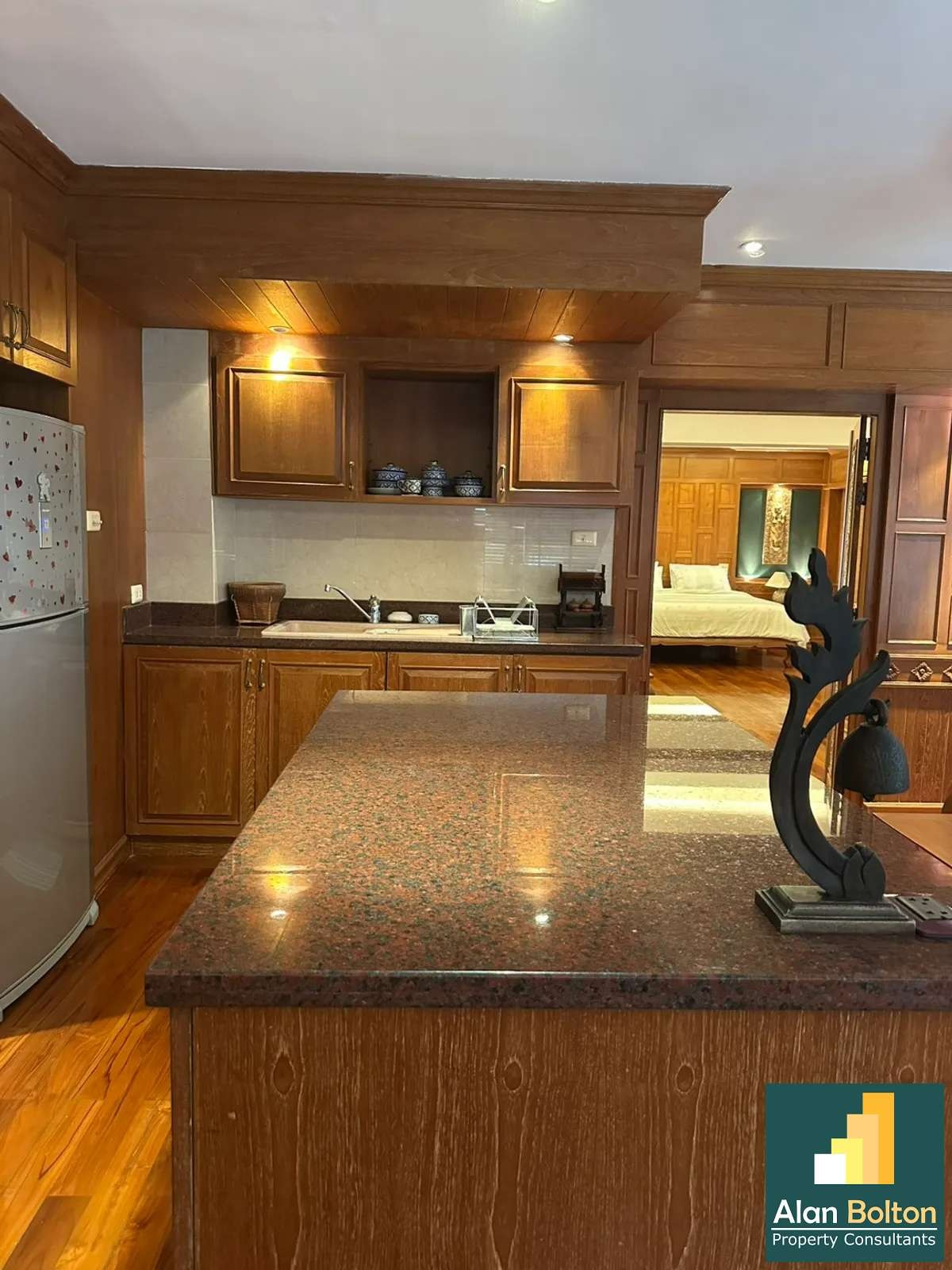 2 Bedroom 2 bathroom for sale photo 3