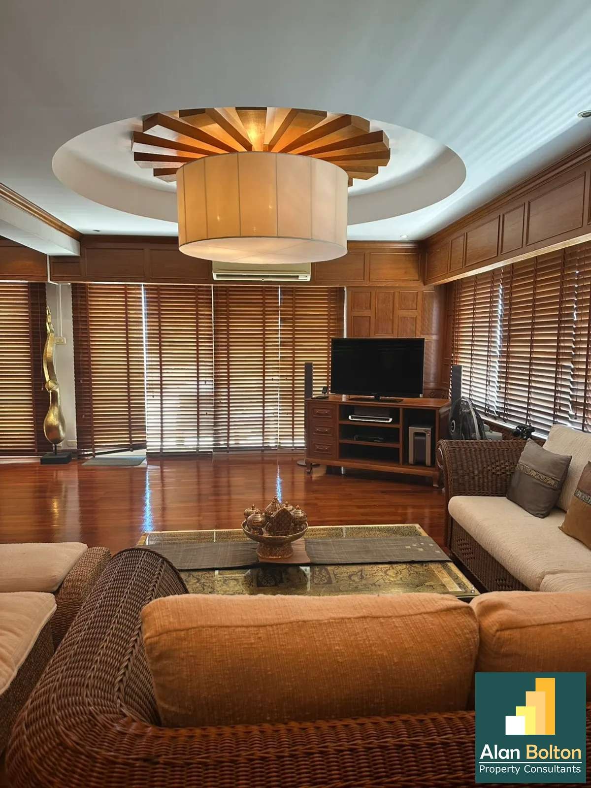 2 Bedroom 2 bathroom for sale photo 13
