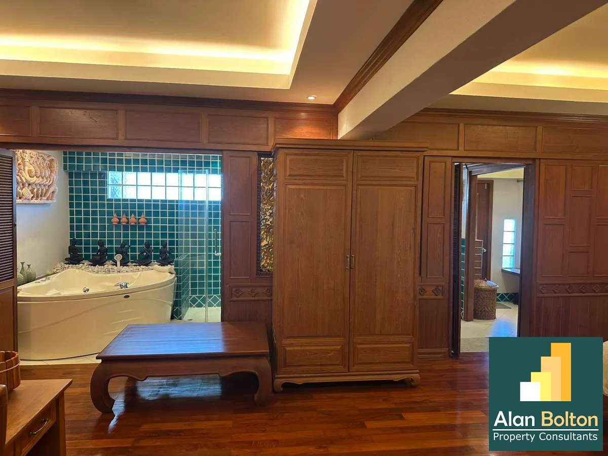 2 Bedroom 2 bathroom for sale photo 5