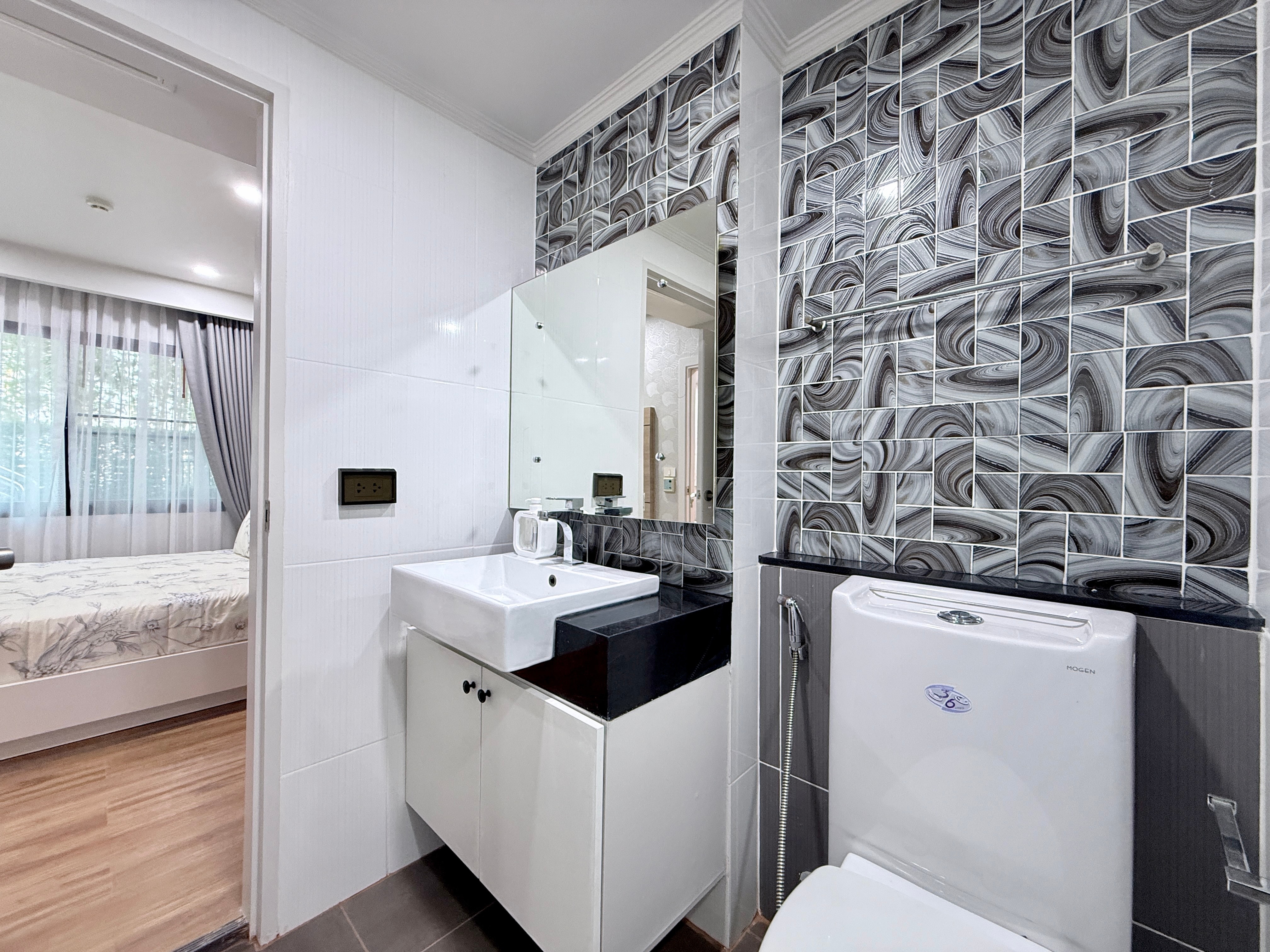 2 Bedroom 2 bathroom for sale photo 24