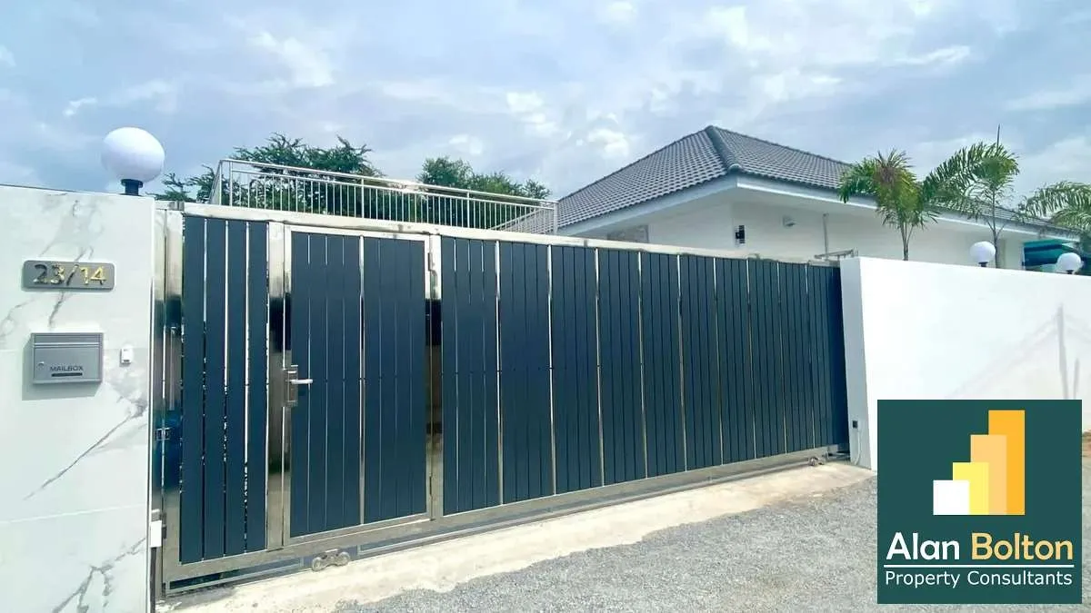 Luxury Pool villa 3 Bedrooms 3 Bathrooms in Huay yai photo 5