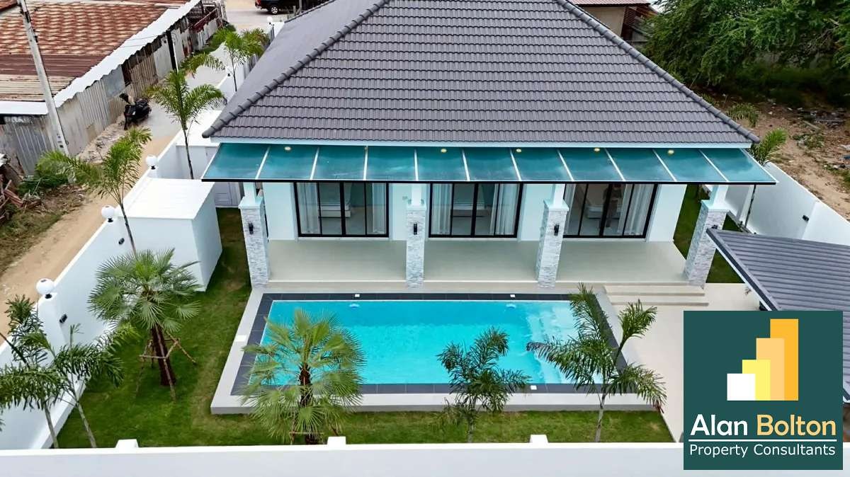 Luxury Pool villa 3 Bedrooms 3 Bathrooms in Huay yai photo 2
