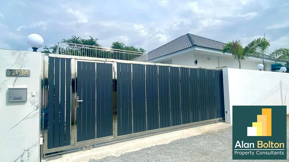Luxury Pool villa 3 Bedrooms 3 Bathrooms in Huay yai photo 5