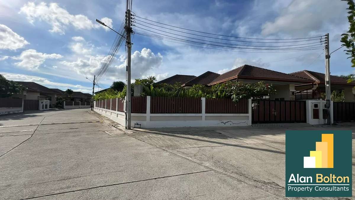 Pool villa for rent 3 Bedrooms 2 Bathrooms in Huay yai photo 2