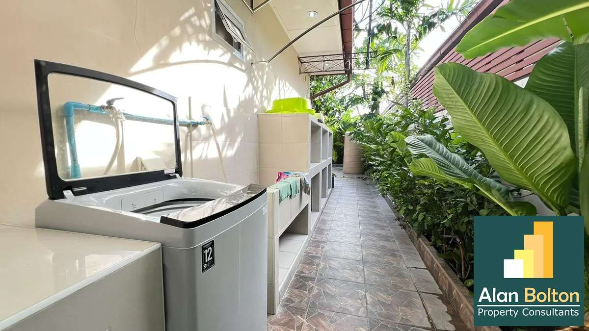 Pool villa for rent 3 Bedrooms 2 Bathrooms in Huay yai photo 10