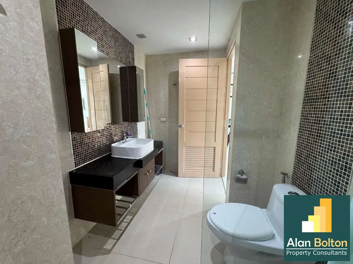 Large City View 1 Bed 1 Bath Condo In Pratumnak photo 15
