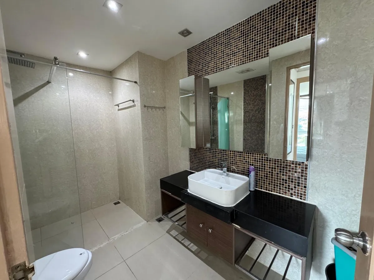 Large City View 1 Bed 1 Bath Condo In Pratumnak photo 27