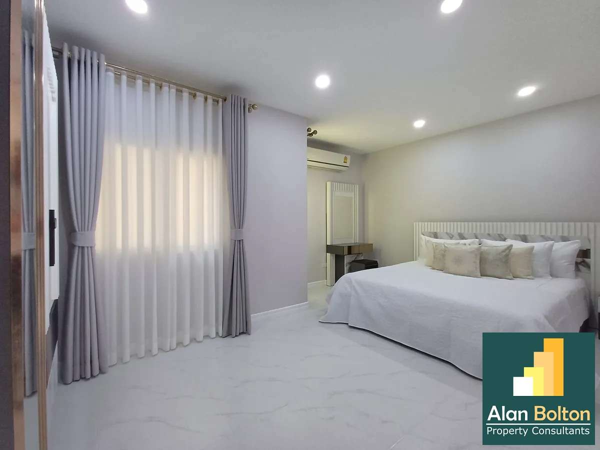 Newly Renovated Brand-New 4 bedrooms, 3 bathrooms House (Pet Friendly) in South Pattaya for RENT photo 9
