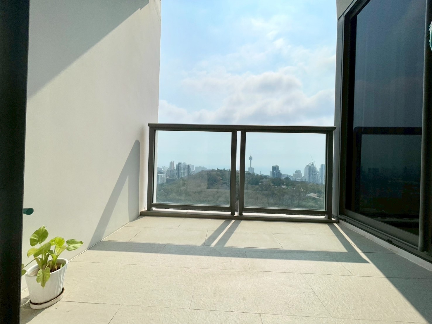 Best Corner In Unixx Condo For Sale And Rent photo 24