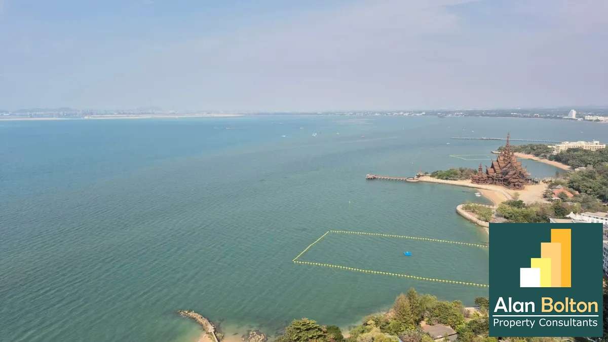 Beachfront condo For Sale in Wongamat photo 5