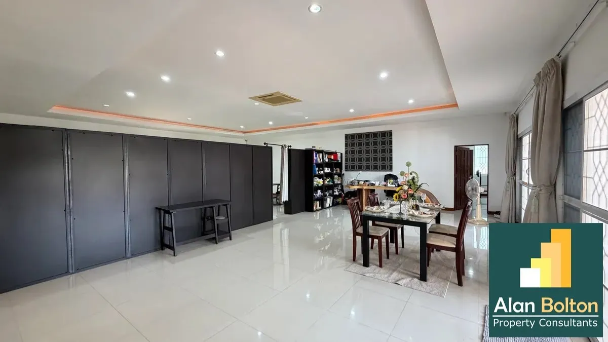 House For Sale Near Regent School Pattaya photo 13
