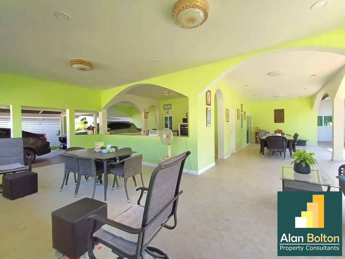 Beautiful Private Pool Villa 3 beds 3 baths in Huay Yai for SALE photo 9