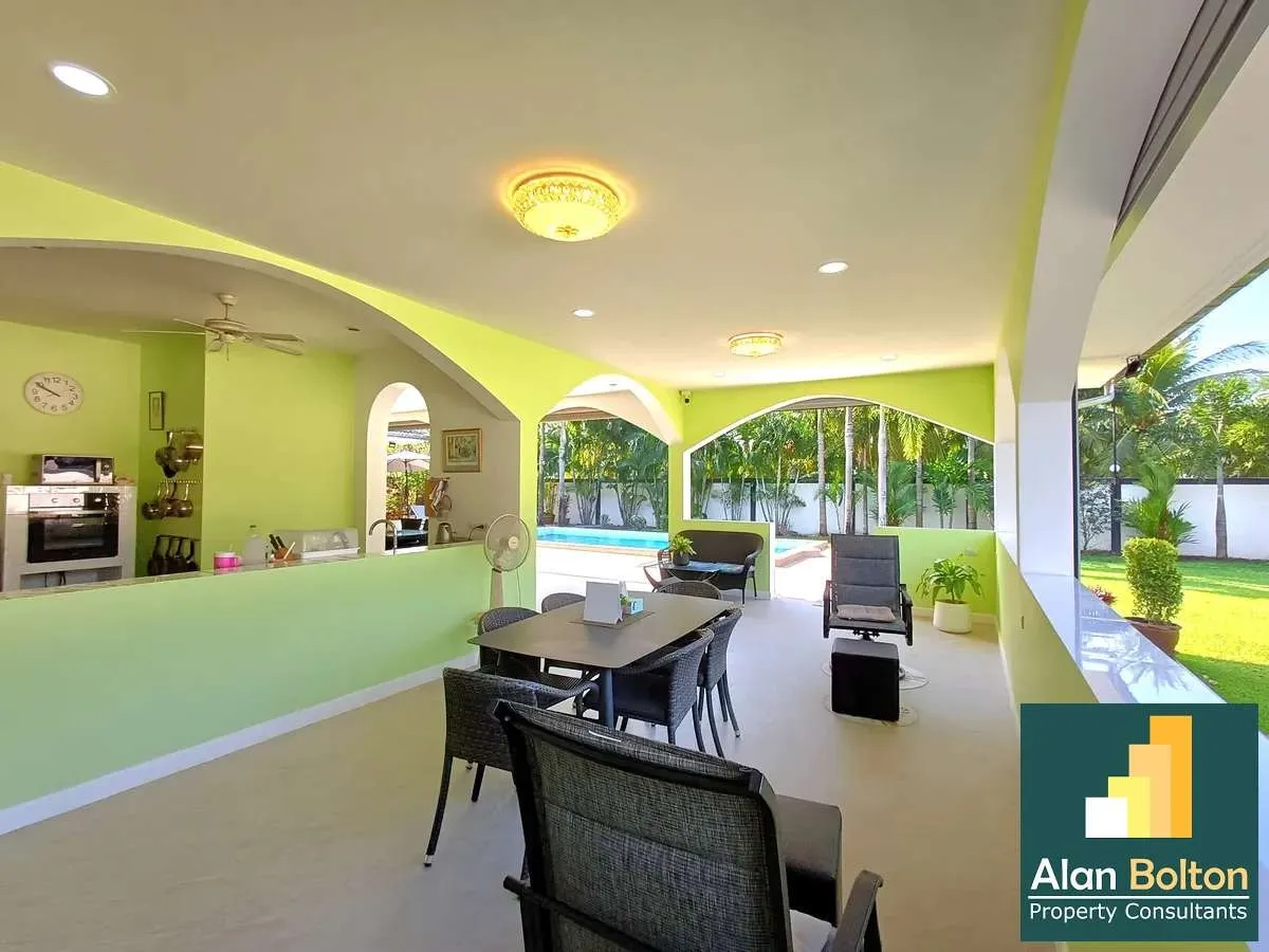 Beautiful Private Pool Villa 3 beds 3 baths in Huay Yai for SALE photo 10
