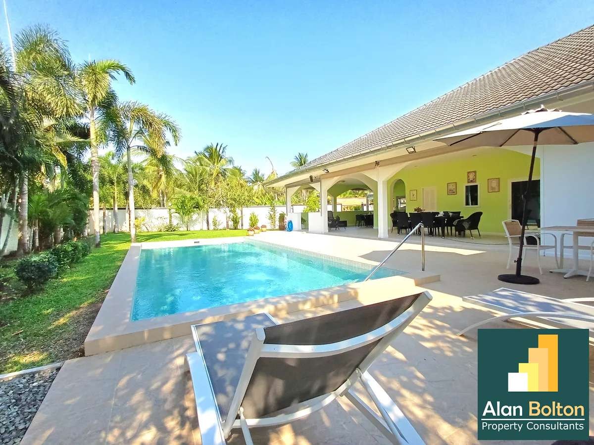 Beautiful Private Pool Villa 3 beds 3 baths in Huay Yai for SALE photo 3