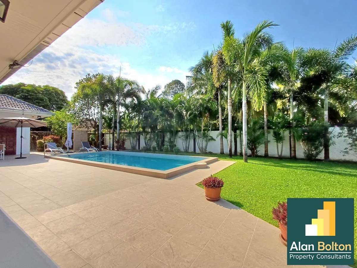 Beautiful Private Pool Villa 3 beds 3 baths in Huay Yai for SALE photo 5