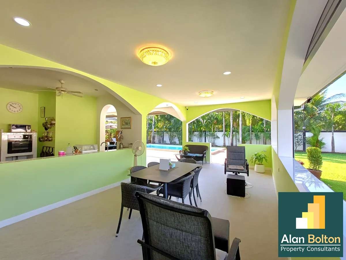 Beautiful Private Pool Villa 3 beds 3 baths in Huay Yai for SALE photo 10