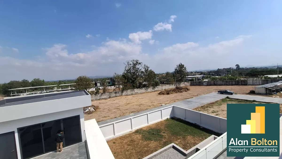 Prime Development Land with Luxury 5-Bedroom Villa – Mabprachan photo 15