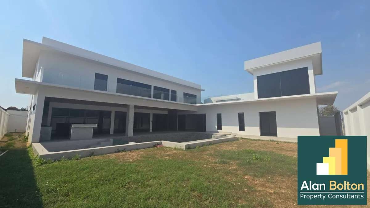 Prime Development Land with Luxury 5-Bedroom Villa – Mabprachan photo 17