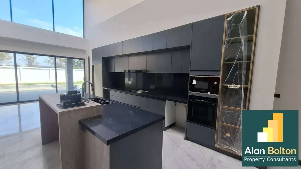 Prime Development Land with Luxury 5-Bedroom Villa – Mabprachan photo 12