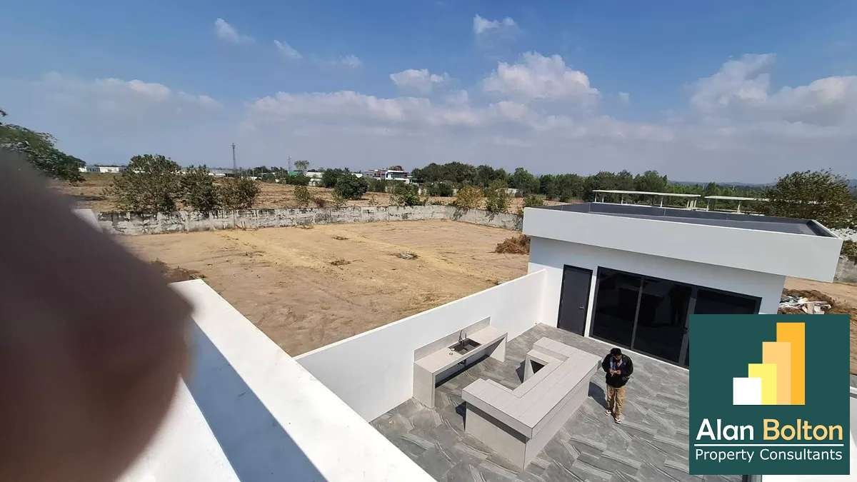 Prime Development Land with Luxury 5-Bedroom Villa – Mabprachan photo 8