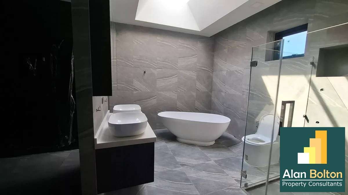 Prime Development Land with Luxury 5-Bedroom Villa – Mabprachan photo 22