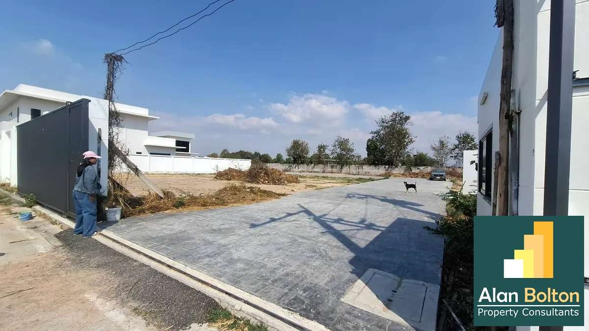 Prime Development Land with Luxury 5-Bedroom Villa – Mabprachan photo 16