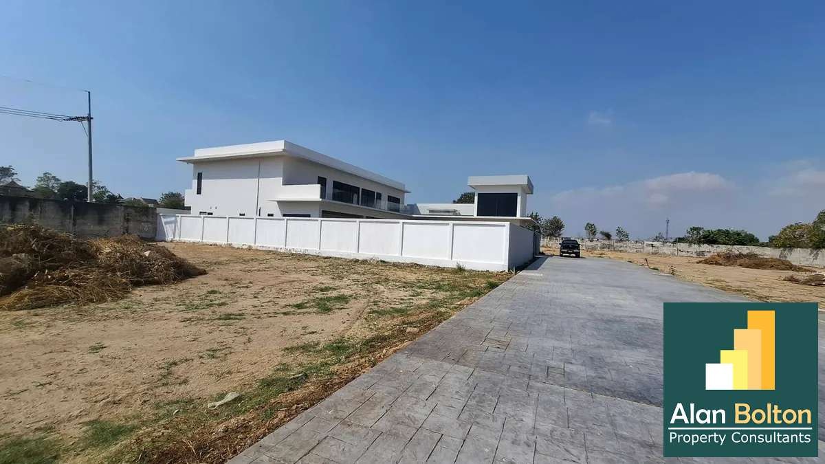 Prime Development Land with Luxury 5-Bedroom Villa – Mabprachan photo 20