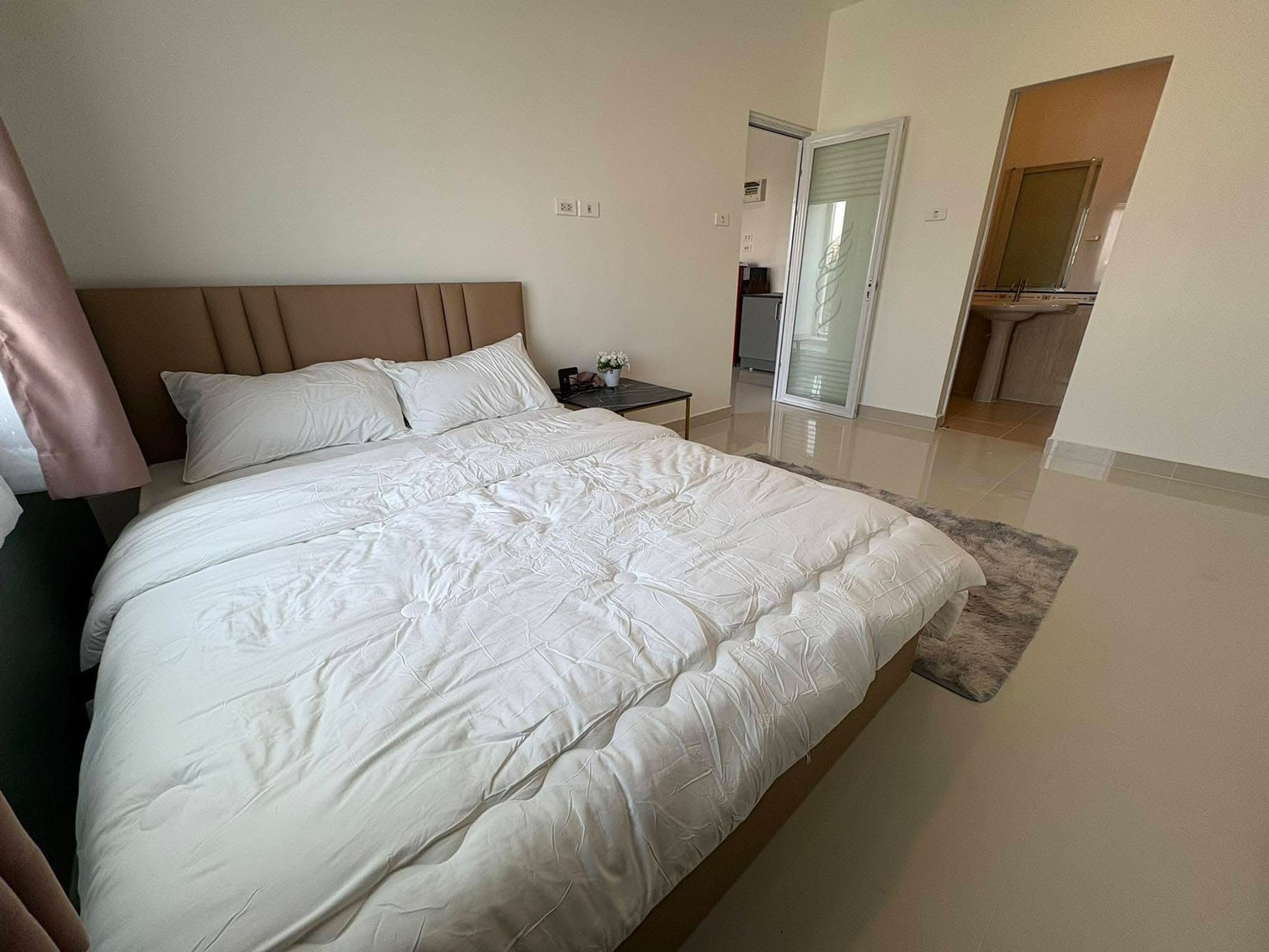 Studio for rent and for sale photo 22